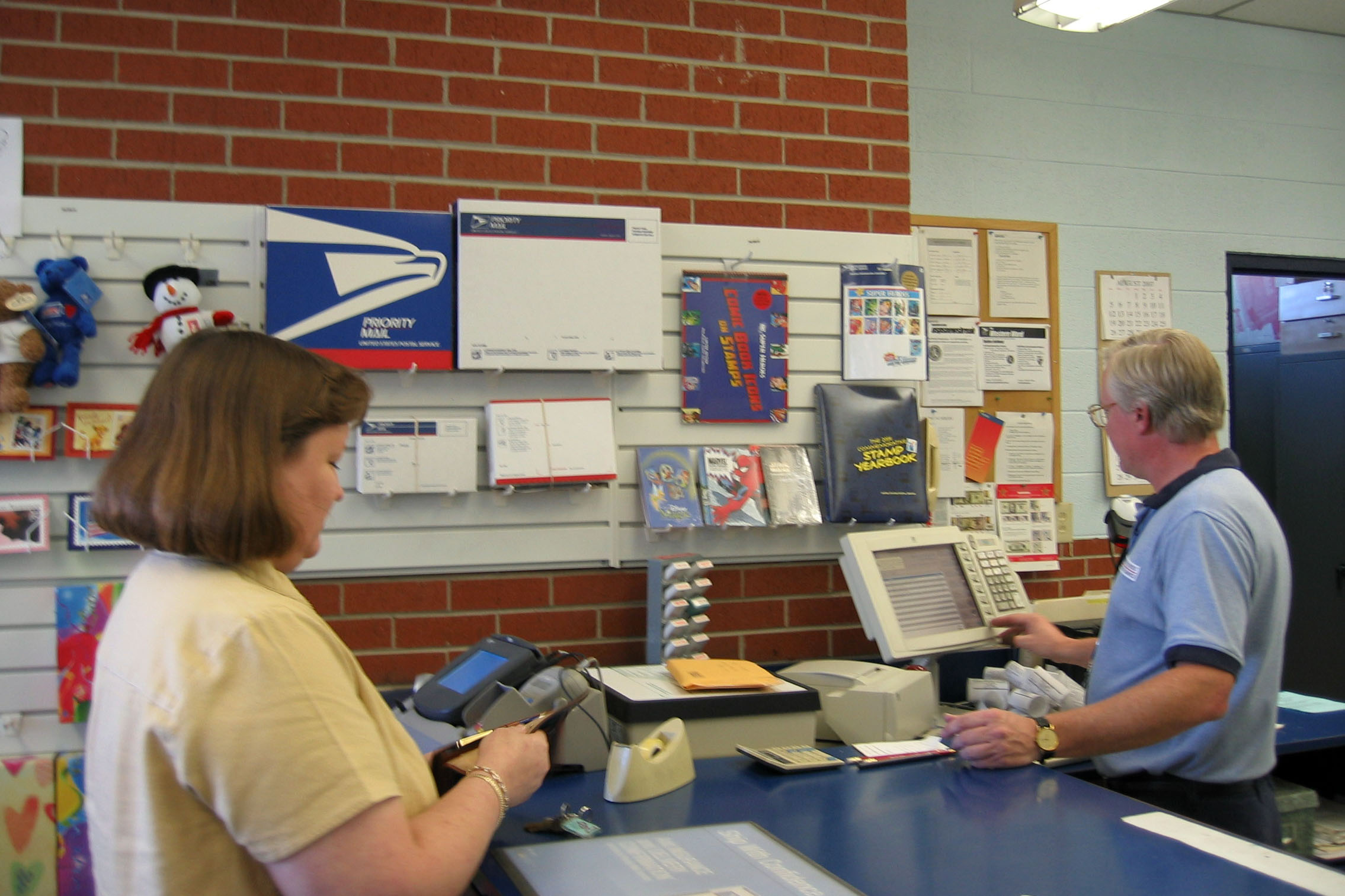 Is there a post office near here. Пост офис. At the Post Office. Post Office inside. In the Post Office.